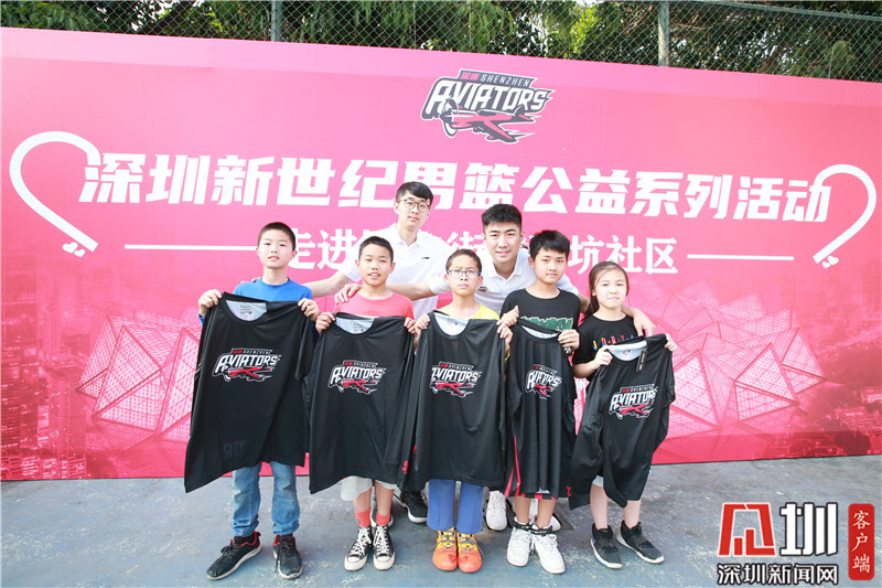 据悉,本赛季是龙岗区文化广电旅游体育局携手深圳新世纪篮球俱乐部