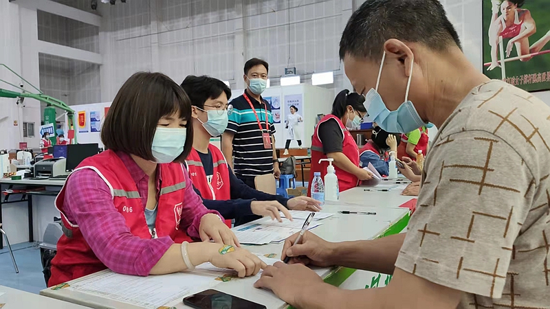 “疫情防控早已融入生活和工作”：一位深圳市民的抗疫日常